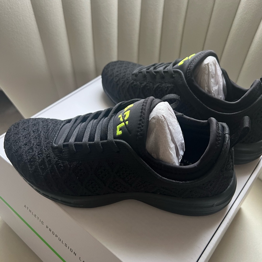 APL Training shoes - Picture 2 of 3